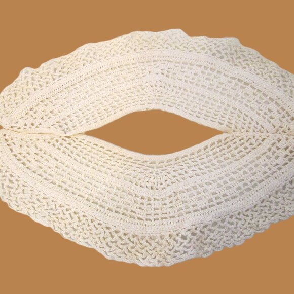 Vtg Victorian style crocheted pearl lined dress collar with pearl button closure - Picture 3 of 13